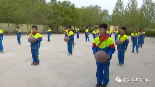 河城街鎮(zhèn)中心總校 優(yōu)服務(wù) 解難題 辦好群眾滿意的美術(shù)輔導(dǎo)教育